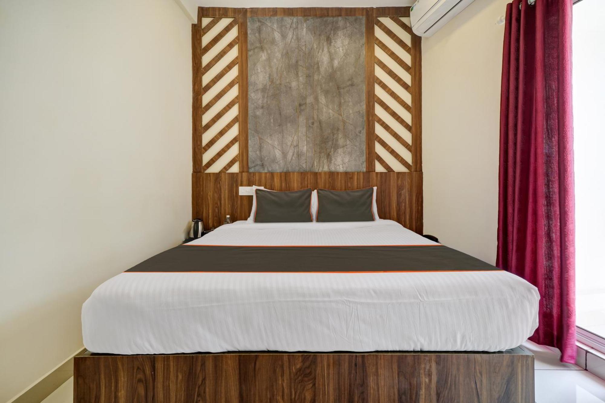 Gypsy Hotel Cusat Kochi Exterior photo